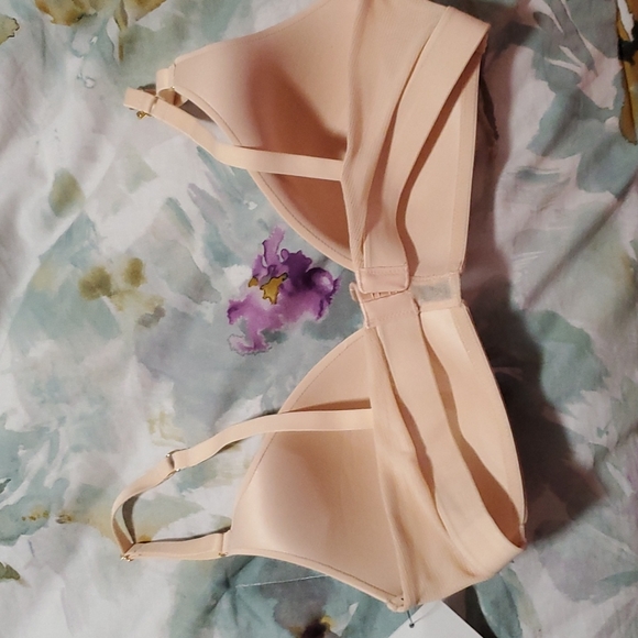 Lively Wireless Bra - Picture 2 of 6